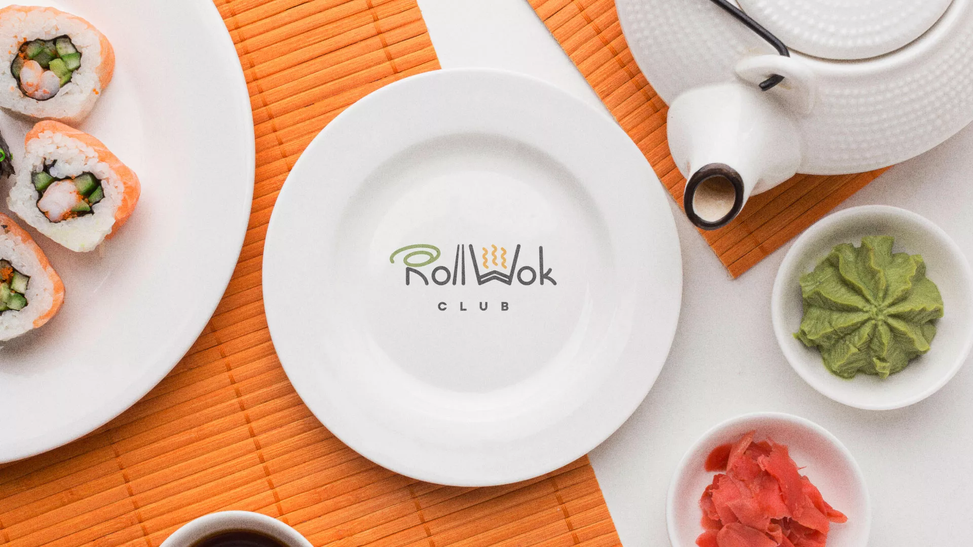 Разработка логотипа и фирменного стиля суши-бара «Roll Wok Club» в Петрозаводске